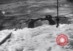 Standbild Segler chop Eis von japanischen leichten Kreuzer Aleutians, 1942, aus Sekunde 59 historischem Filmmaterial Videoclip 65675031671