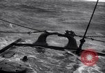 Standbild Segler chop Eis von japanischen leichten Kreuzer Aleutians, 1942, aus Sekunde 62 historischem Filmmaterial Videoclip 65675031671