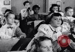 Standbild Zivilschutz Duck and Cover und Fallout Unterstände United States USA, 1955, aus Sekunde 5 historischem Filmmaterial Videoclip 65675031693