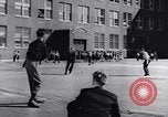 Standbild Zivilschutz Duck and Cover und Fallout Unterstände United States USA, 1955, aus Sekunde 41 historischem Filmmaterial Videoclip 65675031693