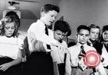 Standbild Zivilschutz United States USA, 1955, aus Sekunde 15 historischem Filmmaterial Videoclip 65675031694
