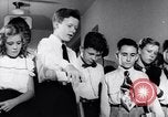 Standbild Zivilschutz United States USA, 1955, aus Sekunde 20 historischem Filmmaterial Videoclip 65675031694