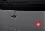 Standbild N2Y-1 Ausbildung Flugzeuge Praxis hookup mit USS Akron New Jersey United States USA, 1932, aus Sekunde 42 historischem Filmmaterial Videoclip 65675031700