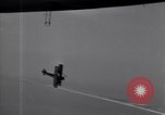 Standbild N2Y-1 Ausbildung Flugzeuge Praxis hookup mit USS Akron New Jersey United States USA, 1932, aus Sekunde 45 historischem Filmmaterial Videoclip 65675031700