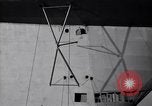 Standbild USS Akron arbeiten in der Nähe von seinem Sockel Lakehurst New Jersey USA, 1932, aus Sekunde 26 historischem Filmmaterial Videoclip 65675031705