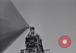 Standbild USS Akron arbeiten in der Nähe von seinem Sockel Lakehurst New Jersey USA, 1932, aus Sekunde 35 historischem Filmmaterial Videoclip 65675031705