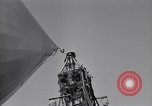 Standbild USS Akron arbeiten in der Nähe von seinem Sockel Lakehurst New Jersey USA, 1932, aus Sekunde 42 historischem Filmmaterial Videoclip 65675031705