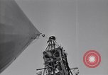 Standbild USS Akron arbeiten in der Nähe von seinem Sockel Lakehurst New Jersey USA, 1932, aus Sekunde 43 historischem Filmmaterial Videoclip 65675031705
