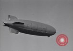 Standbild USS Akron arbeiten in der Nähe von seinem Sockel Lakehurst New Jersey USA, 1932, aus Sekunde 53 historischem Filmmaterial Videoclip 65675031705