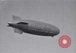 Standbild USS Akron arbeiten in der Nähe von seinem Sockel Lakehurst New Jersey USA, 1932, aus Sekunde 54 historischem Filmmaterial Videoclip 65675031705