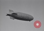 Standbild USS Akron arbeiten in der Nähe von seinem Sockel Lakehurst New Jersey USA, 1932, aus Sekunde 56 historischem Filmmaterial Videoclip 65675031705