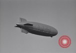 Standbild USS Akron arbeiten in der Nähe von seinem Sockel Lakehurst New Jersey USA, 1932, aus Sekunde 58 historischem Filmmaterial Videoclip 65675031705