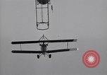Immagine di USS Akron dirigibile Zeppelin (ZRS-4) in volo Lakehurst New Jersey USA, 1932, secondo 8 filmato di repertorio 65675031707
