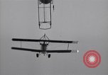 Immagine di USS Akron dirigibile Zeppelin (ZRS-4) in volo Lakehurst New Jersey USA, 1932, secondo 9 filmato di repertorio 65675031707