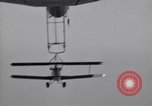 Immagine di USS Akron dirigibile Zeppelin (ZRS-4) in volo Lakehurst New Jersey USA, 1932, secondo 11 filmato di repertorio 65675031707