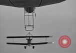 Immagine di USS Akron dirigibile Zeppelin (ZRS-4) in volo Lakehurst New Jersey USA, 1932, secondo 14 filmato di repertorio 65675031707