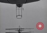 Immagine di USS Akron dirigibile Zeppelin (ZRS-4) in volo Lakehurst New Jersey USA, 1932, secondo 16 filmato di repertorio 65675031707