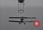 Immagine di USS Akron dirigibile Zeppelin (ZRS-4) in volo Lakehurst New Jersey USA, 1932, secondo 26 filmato di repertorio 65675031707