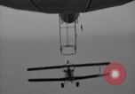 Immagine di USS Akron dirigibile Zeppelin (ZRS-4) in volo Lakehurst New Jersey USA, 1932, secondo 40 filmato di repertorio 65675031707