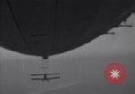 Immagine di USS Akron dirigibile Zeppelin (ZRS-4) in volo Lakehurst New Jersey USA, 1932, secondo 57 filmato di repertorio 65675031707