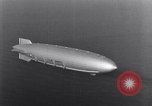 Image USS Akron avec plusieurs Consolidated N2Y-1 les avions en vol New Jersey United States USA, 1932, de la seconde 43 séquences d'archives historiques vidéo 65675031711
