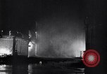 Image Nazi raid aérien incendiaires London England Royaume-Uni, 1940, de la seconde 34 séquences d'archives historiques vidéo 65675031712