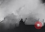Image Nazi raid aérien incendiaires London England Royaume-Uni, 1940, de la seconde 56 séquences d'archives historiques vidéo 65675031712