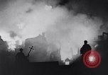 Image Nazi raid aérien incendiaires London England Royaume-Uni, 1940, de la seconde 59 séquences d'archives historiques vidéo 65675031712