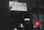 Immagine di Incendi a Londra dopo il tedesco blitz incursioni seconda guerra mondiale Londra Inghilterra Regno Unito, 1940, secondo 15 filmato di repertorio 65675031713