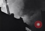 Immagine di Incendi a Londra dopo il tedesco blitz incursioni seconda guerra mondiale Londra Inghilterra Regno Unito, 1940, secondo 25 filmato di repertorio 65675031713