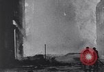 Standbild Blitzkrieg über London London England Vereinigtes Königreich, 1940, aus Sekunde 29 historischem Filmmaterial Videoclip 65675031715