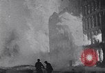 Standbild Blitzkrieg über London London England Vereinigtes Königreich, 1940, aus Sekunde 33 historischem Filmmaterial Videoclip 65675031715