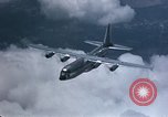 Standbild Lockheed C-130B Hercules United States USA, 1960, aus Sekunde 26 historischem Filmmaterial Videoclip 65675031738