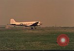 Immagine di C-47 Skytrain Berlino Germania, 1959, secondo 17 filmato di repertorio 65675031749