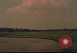Standbild C-47 Skytrain Berlin Deutschland, 1959, aus Sekunde 3 historischem Filmmaterial Videoclip 65675031750