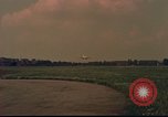 Standbild C-47 Skytrain Berlin Deutschland, 1959, aus Sekunde 7 historischem Filmmaterial Videoclip 65675031750