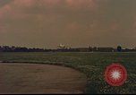 Standbild C-47 Skytrain Berlin Deutschland, 1959, aus Sekunde 9 historischem Filmmaterial Videoclip 65675031750