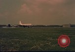 Standbild C-47 Skytrain Berlin Deutschland, 1959, aus Sekunde 15 historischem Filmmaterial Videoclip 65675031750