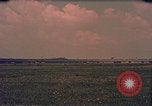 Standbild C-47 Skytrain Berlin Deutschland, 1959, aus Sekunde 26 historischem Filmmaterial Videoclip 65675031750