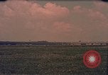 Standbild C-47 Skytrain Berlin Deutschland, 1959, aus Sekunde 30 historischem Filmmaterial Videoclip 65675031750