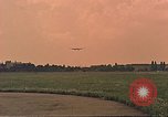 Standbild C-47 Skytrain Berlin Deutschland, 1959, aus Sekunde 48 historischem Filmmaterial Videoclip 65675031750