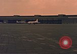 Standbild C-47 Skytrain Berlin Deutschland, 1959, aus Sekunde 58 historischem Filmmaterial Videoclip 65675031750