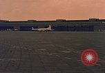 Standbild C-47 Skytrain Berlin Deutschland, 1959, aus Sekunde 61 historischem Filmmaterial Videoclip 65675031750