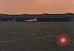 Standbild C-47 Skytrain Berlin Deutschland, 1959, aus Sekunde 62 historischem Filmmaterial Videoclip 65675031750
