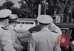 Standbild Charles eine Halleck Wiesbaden Deutschland, 1955, aus Sekunde 30 historischem Filmmaterial Videoclip 65675031763