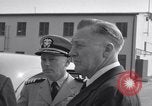 Standbild Charles eine Halleck Wiesbaden Deutschland, 1955, aus Sekunde 61 historischem Filmmaterial Videoclip 65675031763