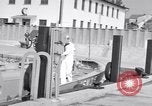 Standbild Charles eine Halleck Wiesbaden Deutschland, 1955, aus Sekunde 58 historischem Filmmaterial Videoclip 65675031764