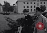 Standbild Charles R Deane Wiesbaden Deutschland, 1955, aus Sekunde 9 historischem Filmmaterial Videoclip 65675031767
