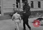 Standbild Charles R Deane Wiesbaden Deutschland, 1955, aus Sekunde 13 historischem Filmmaterial Videoclip 65675031767
