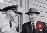 Standbild Charles R Deane Wiesbaden Deutschland, 1955, aus Sekunde 24 historischem Filmmaterial Videoclip 65675031767
